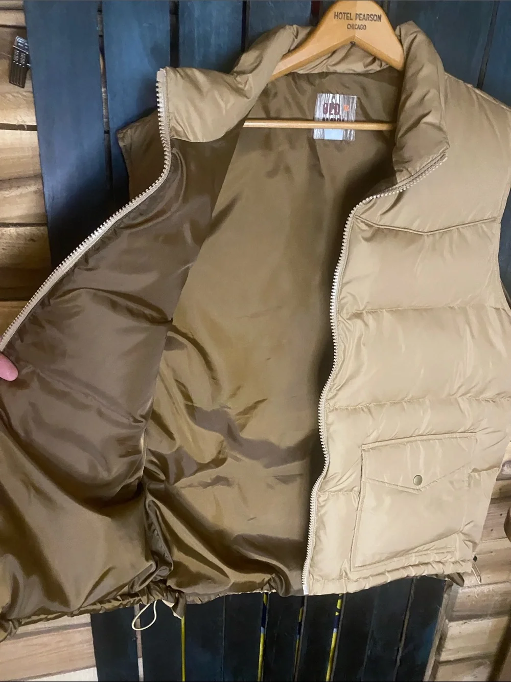 Old Navy Men's down Puffer Vest Tan size XL